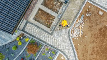 De voordelen van waterdoorlatende tegels en gebakken klinkers