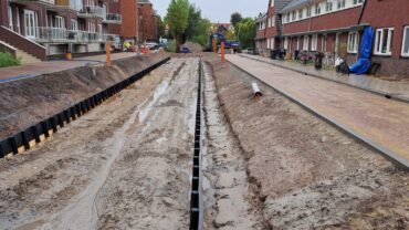 Van boerenverstand naar high-tech beschoeiing: hoe kunststof de oever beschermt