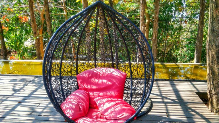 Zo kies je kunststof tuinstoelen die jaren meegaan